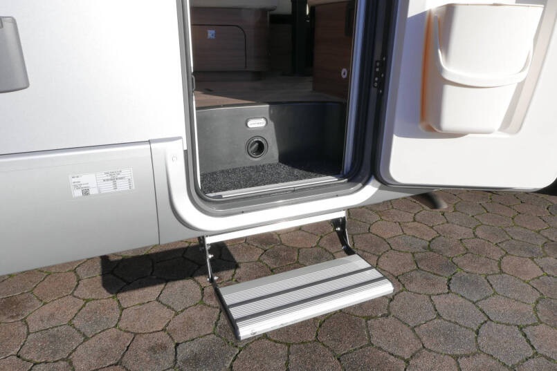 Hymer B MC-I 680 ModernComfort | Alde | Levelsysteem | Lithium | 5 Pers 19