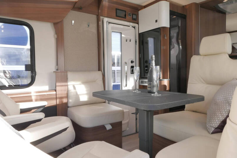 Hymer B MC-I 680 ModernComfort | Alde | Levelsysteem | Lithium | 5 Pers 30