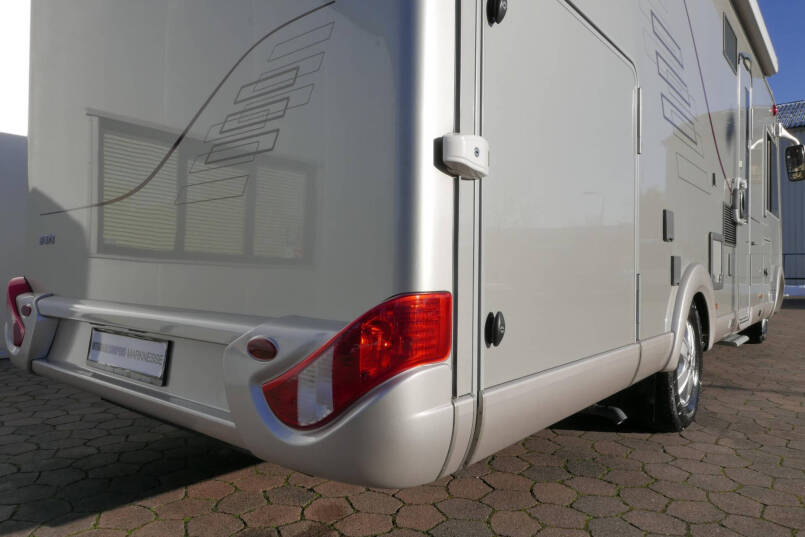 Hymer B 678 | Automaat 177 pk | Vol luchtvering | Bovenkastjes | Lithium | Levelsysteem 12