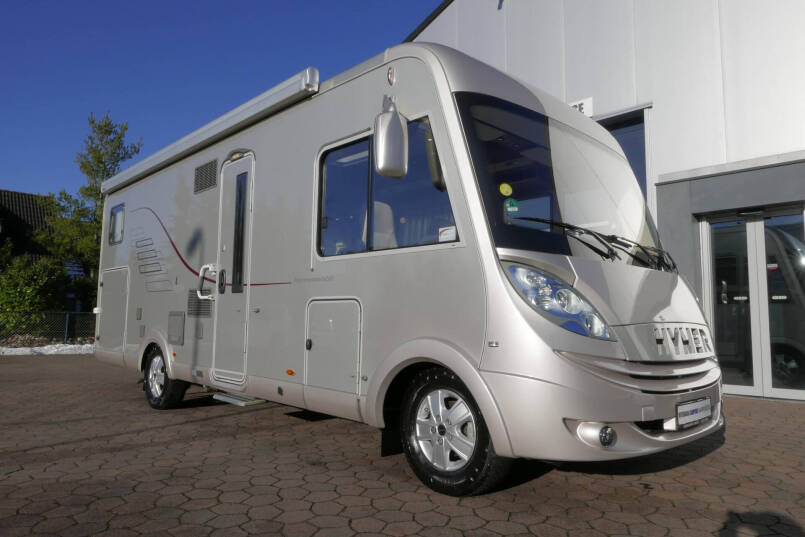 Hymer B 678 | Automaat 177 pk | Vol luchtvering | Bovenkastjes | Lithium | Levelsysteem 8