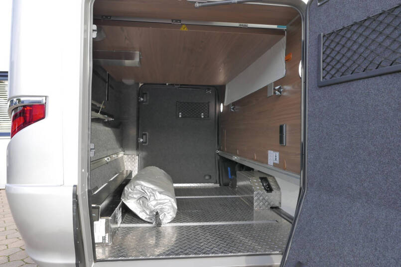 Hymer B ML-I 790 MasterLine | Bovenkastjes | Queensbed | Levelsysteem | Lithium | 13