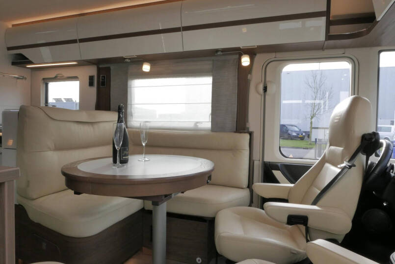 Hymer B ML-I 790 MasterLine | Bovenkastjes | Queensbed | Levelsysteem | Lithium | 26