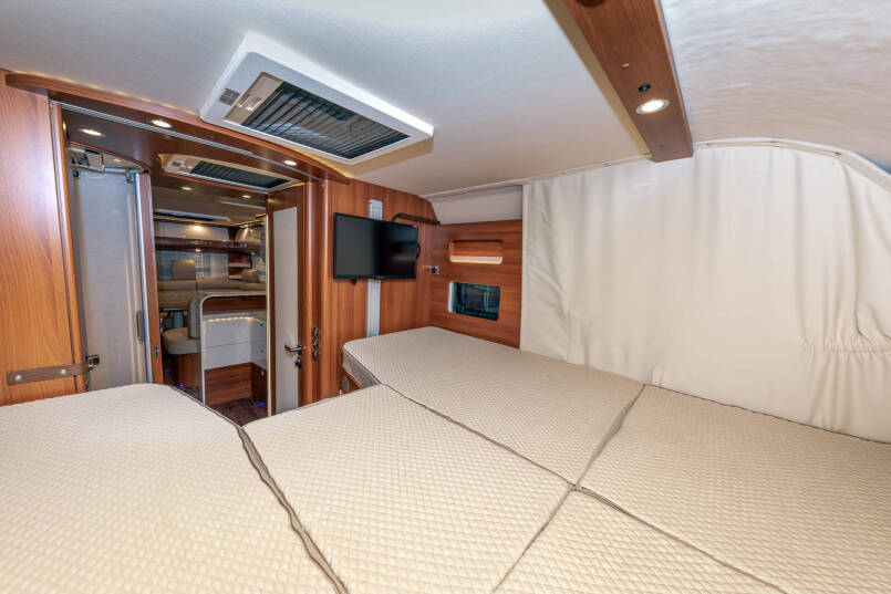 Carthago Liner-For-Two I 53 | Rondzit | 4800 kg | 180 pk Automaat | 46