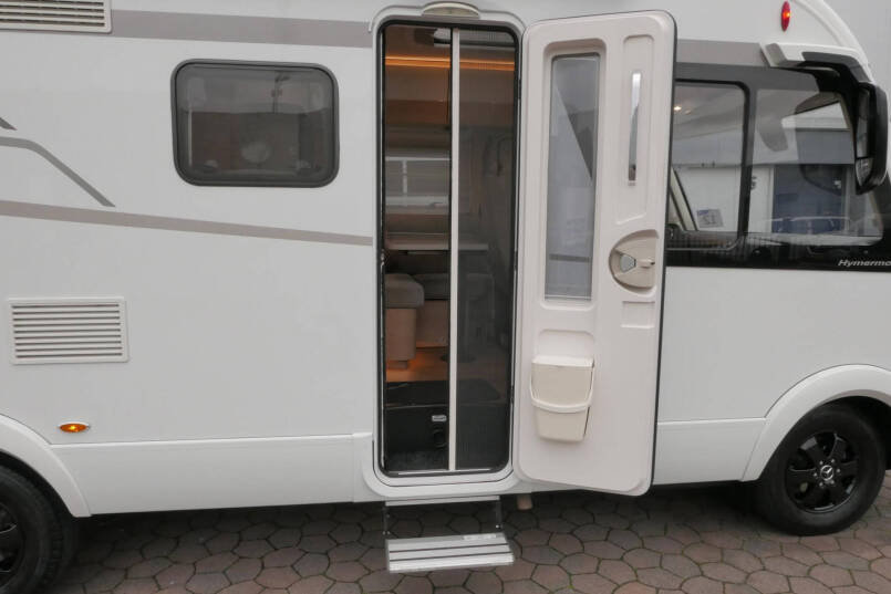 Hymer BMC-I 580 ModernComfort | Bovenkastjes | Omvormer | Zonnepanelen | 15