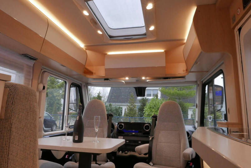 Hymer BMC-I 580 ModernComfort | Bovenkastjes | Omvormer | Zonnepanelen | 46