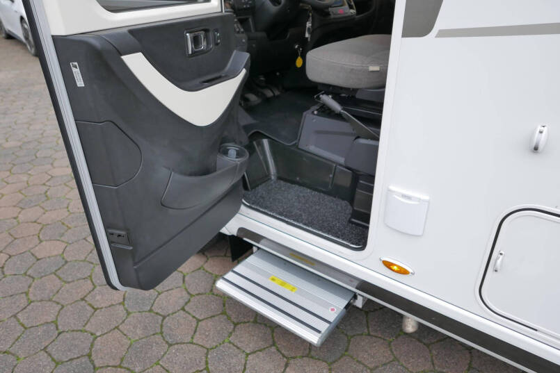 Hymer Exsis-i 588 | Enkele bedden | Airco | Schotel | 17