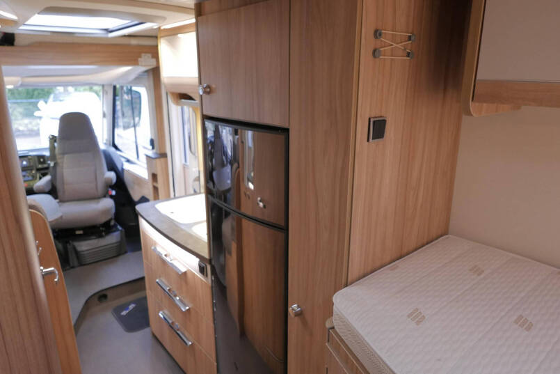 Hymer Exsis-i 588 | Enkele bedden | Airco | Schotel | 39