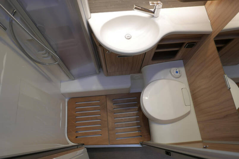 Hymer Exsis-i 588 | Enkele bedden | Airco | Schotel | 41