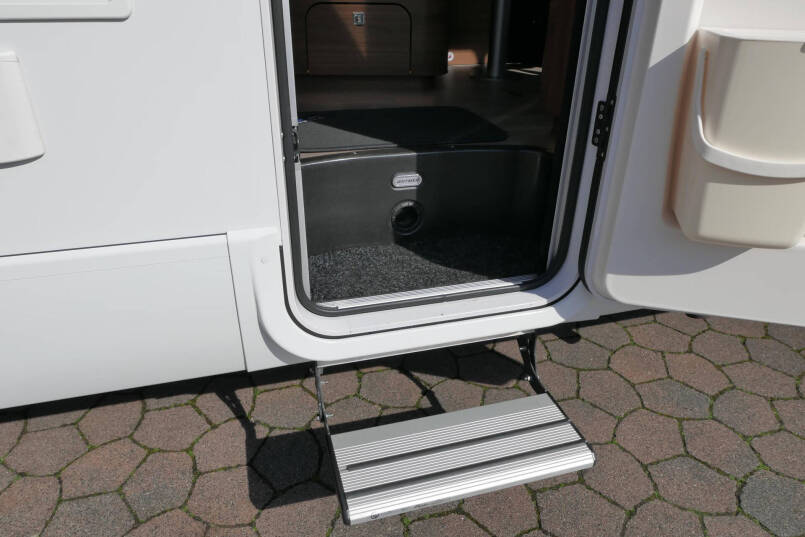 Hymer B MC-I 680 ModernComfort | Bovenkastjes | Levelsysteem | Lithium | Alde 16