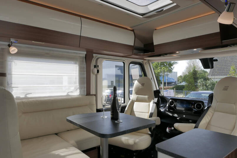 Hymer B MC-I 680 ModernComfort | Bovenkastjes | Levelsysteem | Lithium | Alde 27