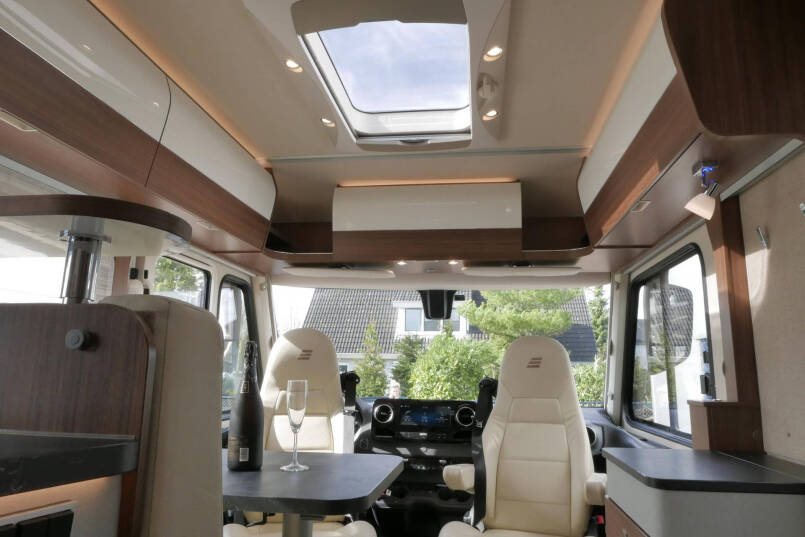 Hymer B MC-I 680 ModernComfort | Bovenkastjes | Levelsysteem | Lithium | Alde 58