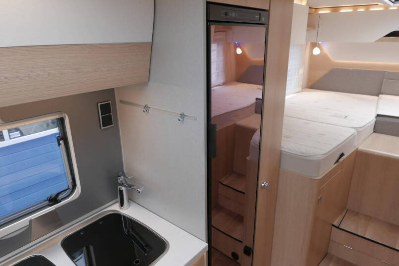 Hymer BMC-I 580 ModernComfort | Levelsysteem | Lithium | Enkele bedden | 40