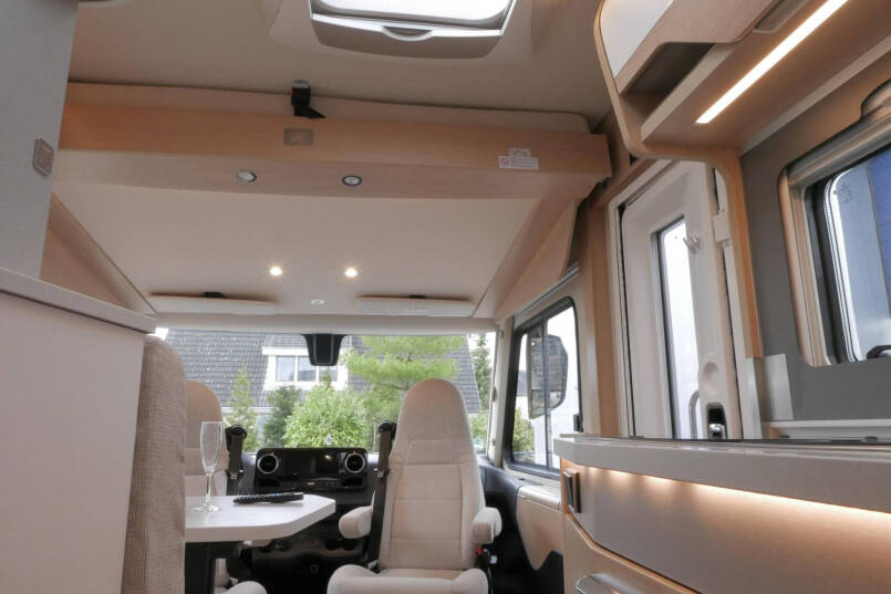 Hymer BMC-I 580 ModernComfort | Levelsysteem | Lithium | Enkele bedden | 54