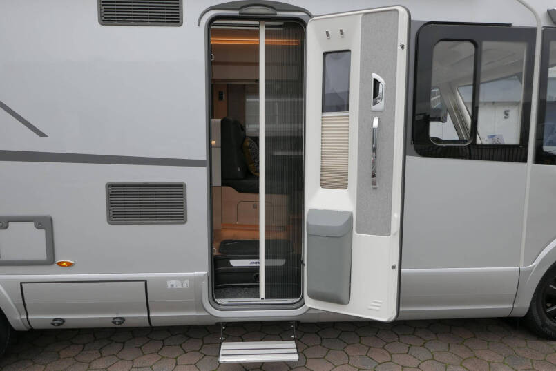 Hymer B ML-I 780 MasterLine | Enkele bedden | 5 Persoons | Levelsysteem | Lithium 17