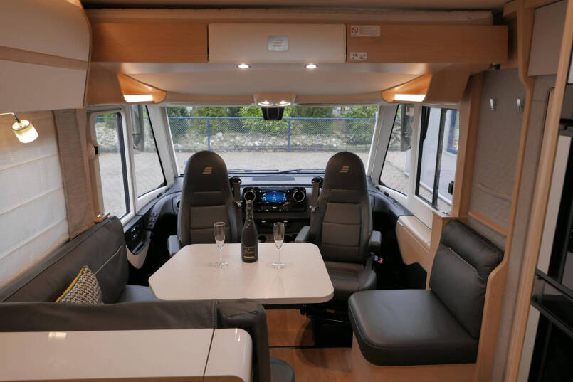 Hymer B ML-I 780 MasterLine | Enkele bedden | 5 Persoons | Levelsysteem | Lithium 25