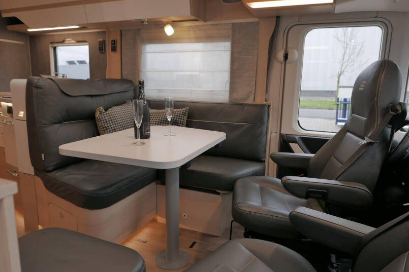 Hymer B ML-I 780 MasterLine | Enkele bedden | 5 Persoons | Levelsysteem | Lithium 29