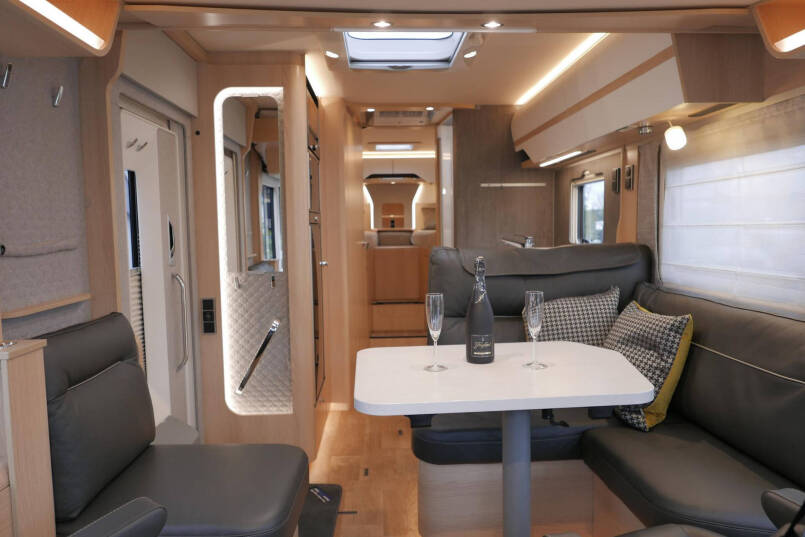 Hymer B ML-I 780 MasterLine | Enkele bedden | 5 Persoons | Levelsysteem | Lithium 31