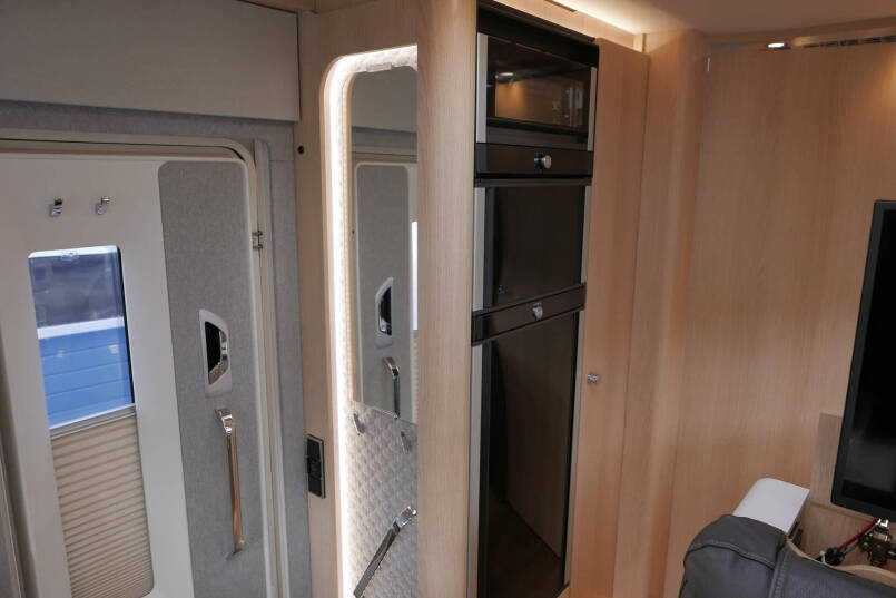 Hymer B ML-I 780 MasterLine | Enkele bedden | 5 Persoons | Levelsysteem | Lithium 37