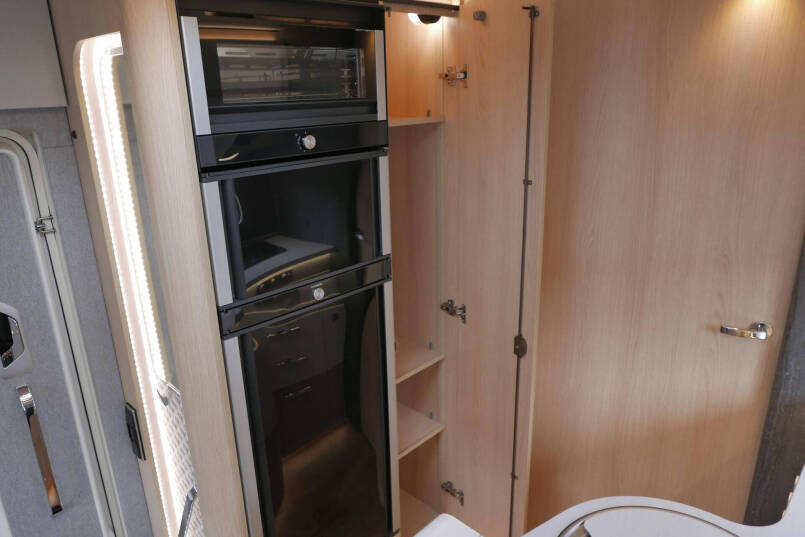 Hymer B ML-I 780 MasterLine | Enkele bedden | 5 Persoons | Levelsysteem | Lithium 40