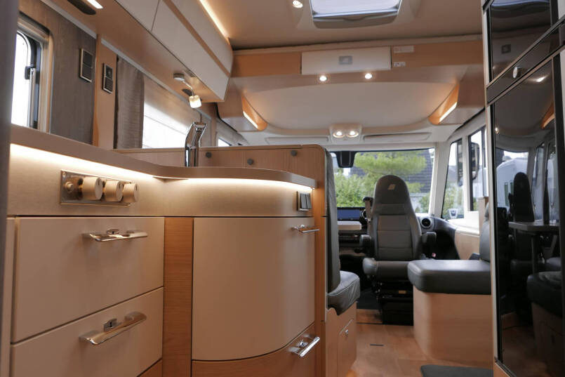 Hymer B ML-I 780 MasterLine | Enkele bedden | 5 Persoons | Levelsysteem | Lithium 56