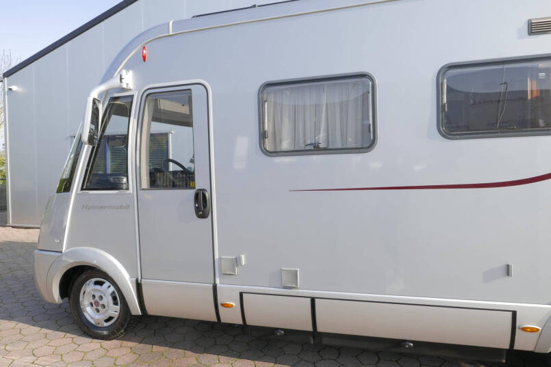 Hymer B 694 SL Elegance zilver | 3.0 158 pk | Grote garage | ruime 4 persoons 20