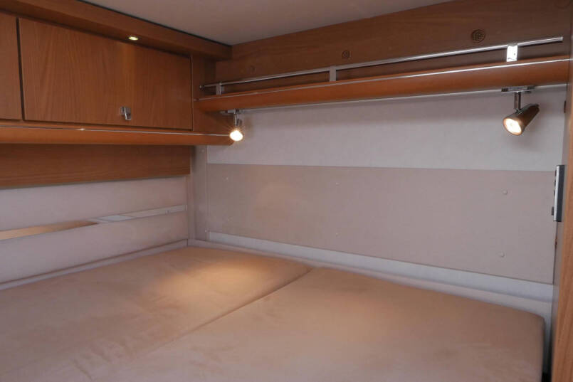 Hymer B 694 SL Elegance zilver | 3.0 158 pk | Grote garage | ruime 4 persoons 44