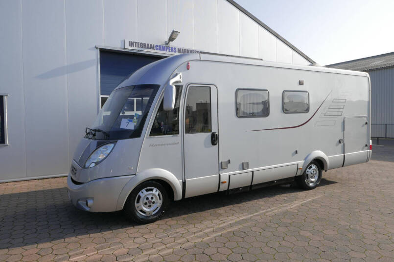 Hymer B 694 SL Elegance zilver | 3.0 158 pk | Grote garage | ruime 4 persoons 7