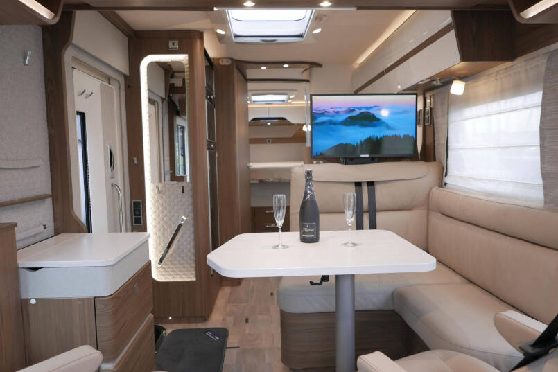 Hymer B ML-I 790 MasterLine | Queensbed | Levelsysteem | Lithium | Hefbed 32