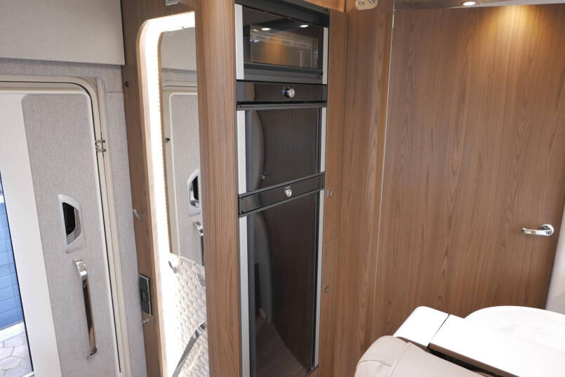 Hymer B ML-I 790 MasterLine | Queensbed | Levelsysteem | Lithium | Hefbed 41