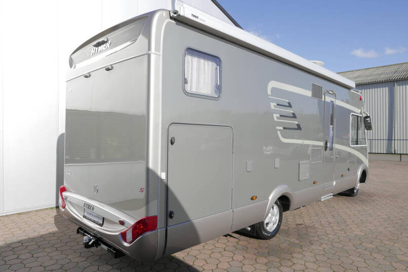 Hymer B 680 S StarLine  | 3.0 V6 Automaat | Levelsysteem | Airco | Enkele bedden 9