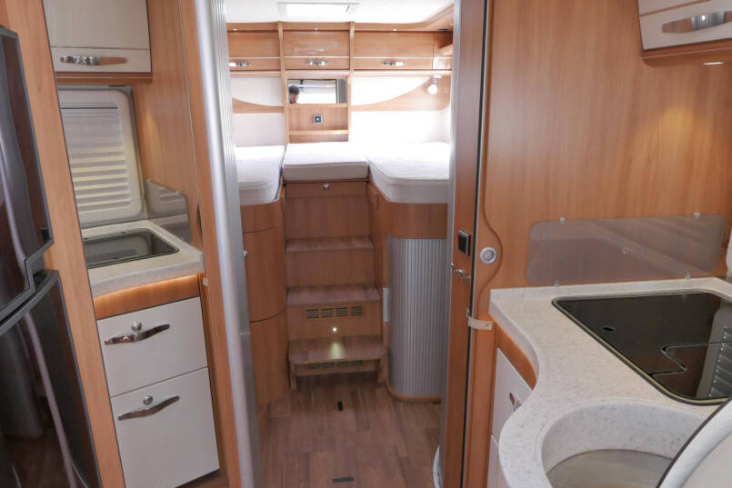 Hymer B 680 S StarLine  | 3.0 V6 Automaat | Levelsysteem | Airco | Enkele bedden 39