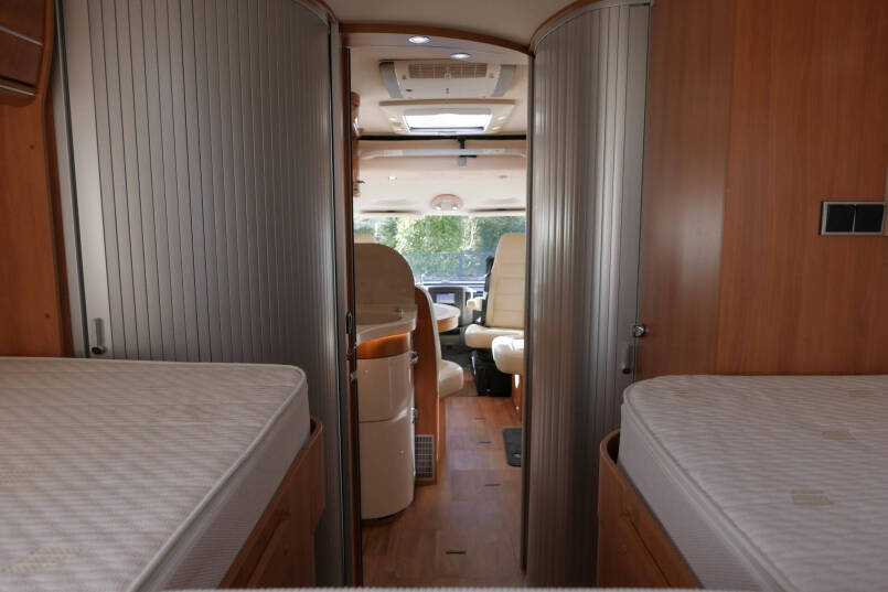 Hymer B 680 S StarLine  | 3.0 V6 Automaat | Levelsysteem | Airco | Enkele bedden 51