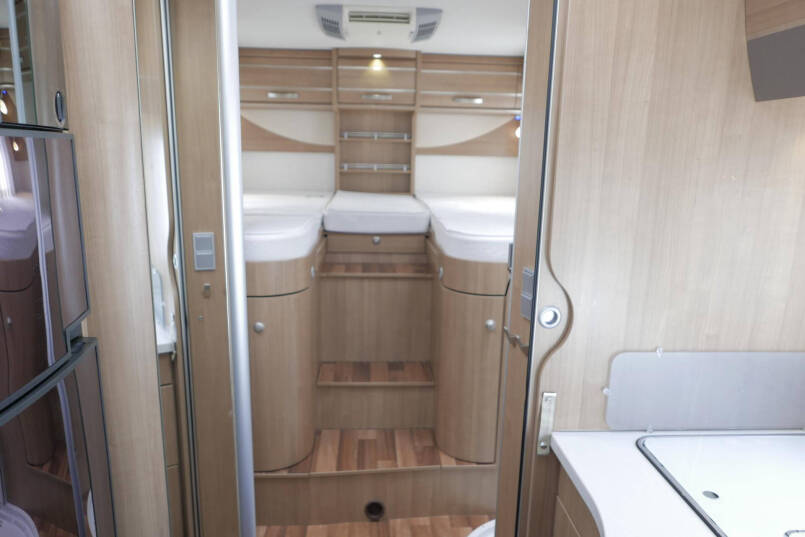 Hymer T 678 CL | AL-KO MAXI | Enkele bedden | Hefbed 39