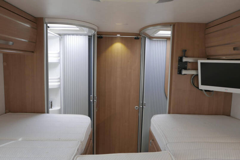 Hymer T 678 CL | AL-KO MAXI | Enkele bedden | Hefbed 47