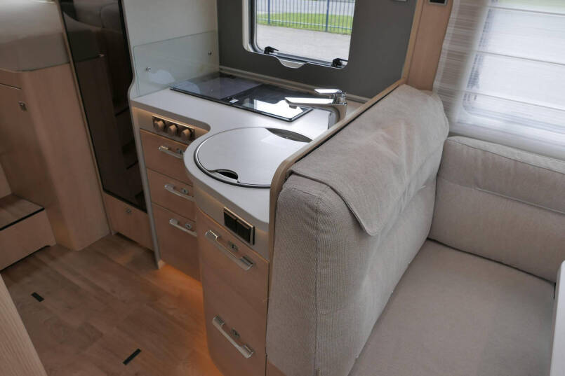 Hymer BMC-I 600 White Line | 5 Zitplaatsen | Lithium | Airco | Mercedes | 28