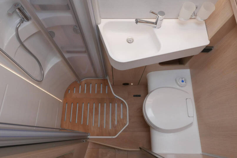 Hymer BMC-I 600 White Line | 5 Zitplaatsen | Lithium | Airco | Mercedes | 39