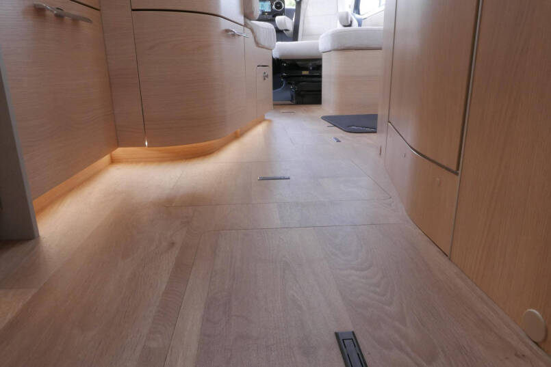 Hymer BMC-I 600 White Line | 5 Zitplaatsen | Lithium | Airco | Mercedes | 41