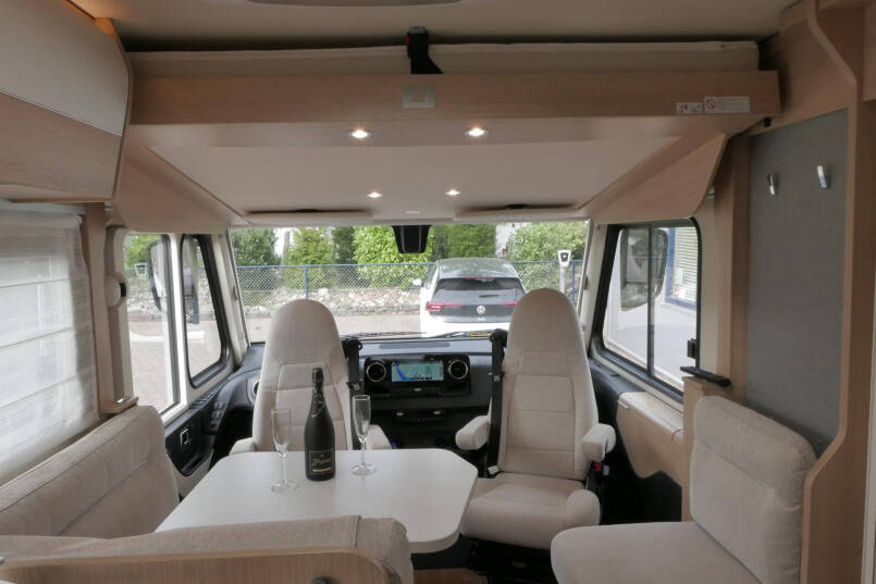 Hymer BMC-I 600 White Line | 5 Zitplaatsen | Lithium | Airco | Mercedes | 44