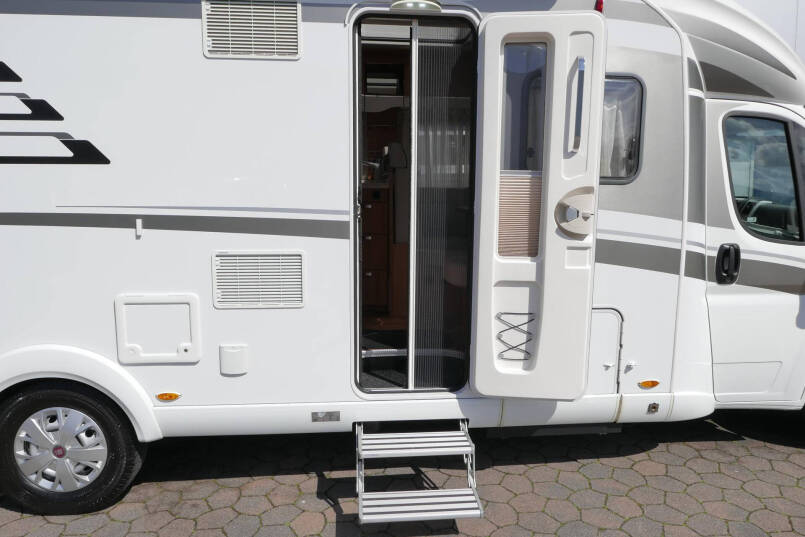 Hymer T 708 SL | 3.0 Automaat | Queensbed | Vlakke vloer | Airco 15