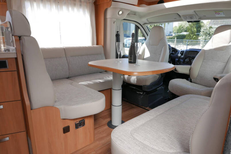Hymer T 708 SL | 3.0 Automaat | Queensbed | Vlakke vloer | Airco 24