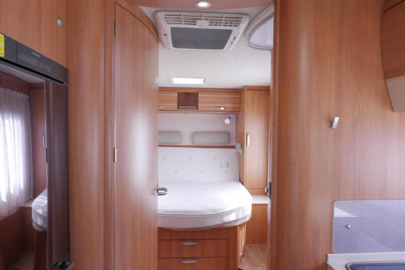 Hymer T 708 SL | 3.0 Automaat | Queensbed | Vlakke vloer | Airco 36