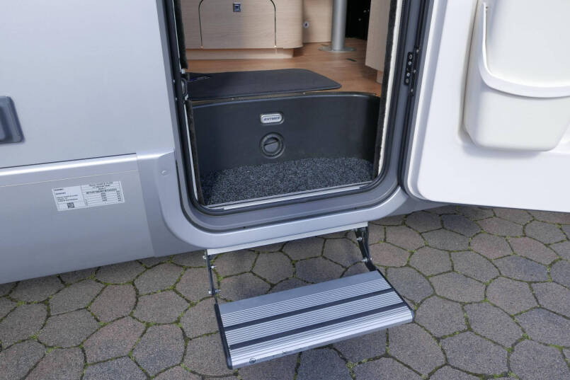 Hymer BMC-I 680 ModernComfort | Bovenkastjes | Levelsysteem | Lithium | Alde 19