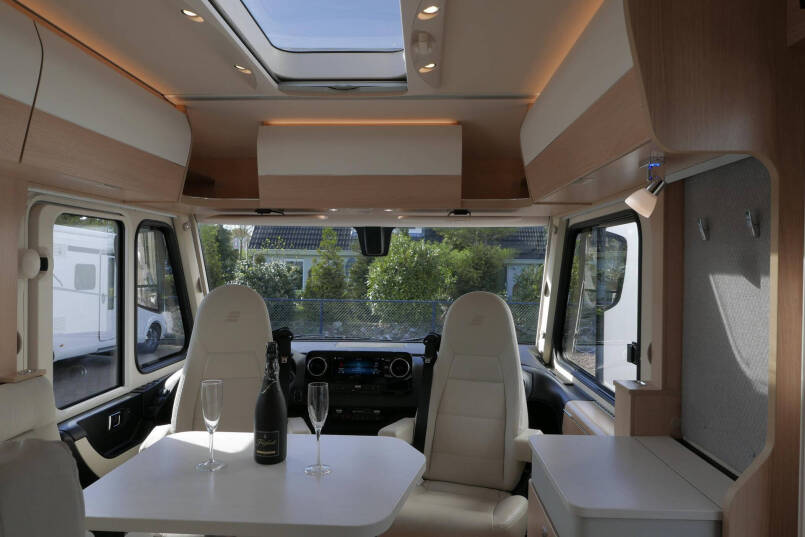 Hymer BMC-I 680 ModernComfort | Bovenkastjes | Levelsysteem | Lithium | Alde 28