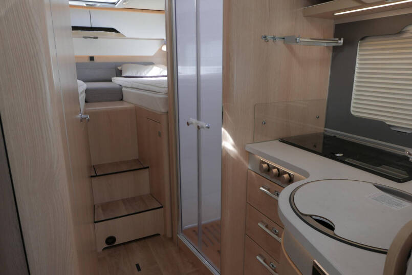 Hymer BMC-I 680 ModernComfort | Bovenkastjes | Levelsysteem | Lithium | Alde 43