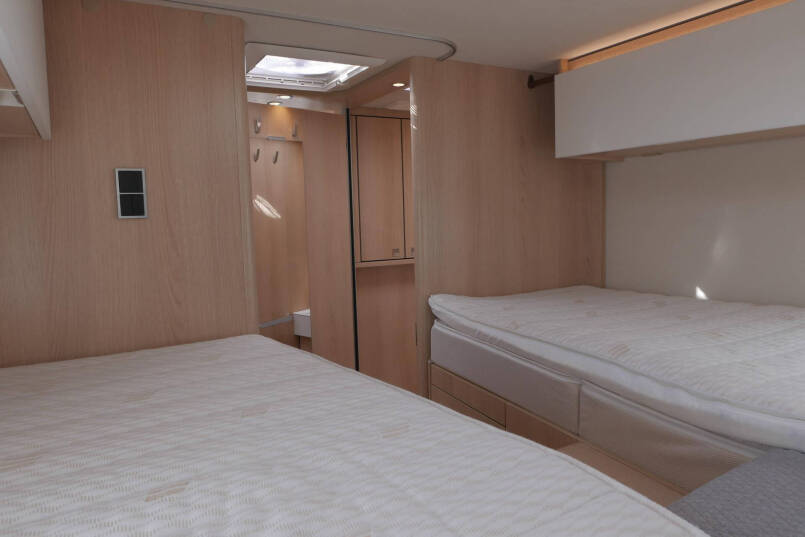 Hymer BMC-I 680 ModernComfort | Bovenkastjes | Levelsysteem | Lithium | Alde 51