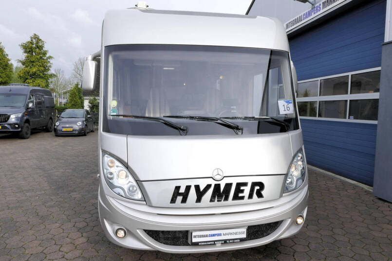 Hymer B 690 StarLine | V6 Mercedes | Queensbed | Levelsysteem | Airco 1