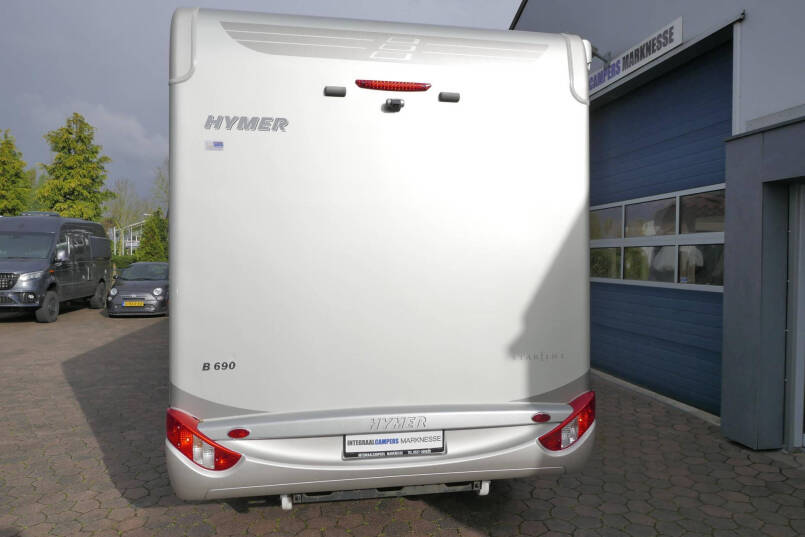 Hymer B 690 StarLine | V6 Mercedes | Queensbed | Levelsysteem | Airco 3