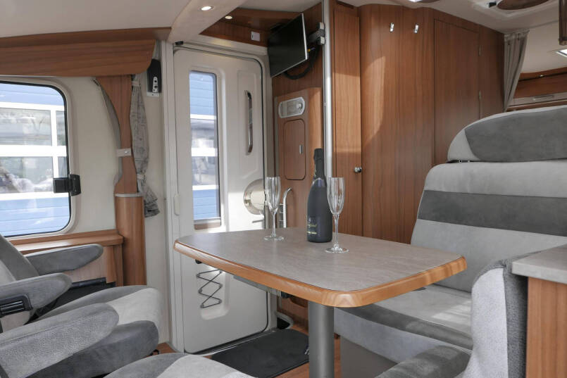 Hymer B 568 PL PremiumLine | 3.0 Automaat | 4c Luchtvering | 7 Meter 31