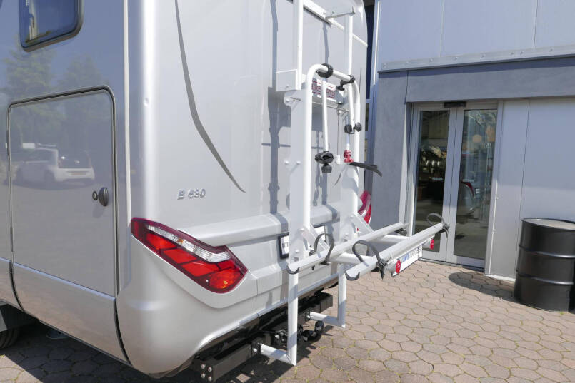 Hymer BMC-I 680 ModernComfort |Bovenkasjes | Levelsysteem | Dakairco | Zonnepanelen | 12