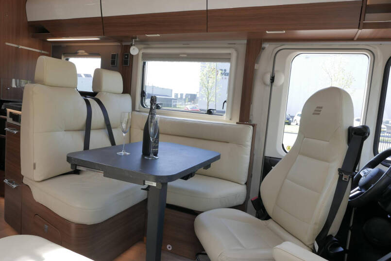 Hymer BMC-I 680 ModernComfort |Bovenkasjes | Levelsysteem | Dakairco | Zonnepanelen | 30